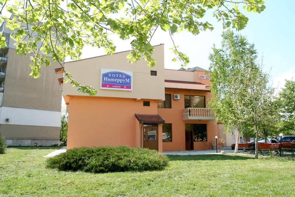 Interrum Hotel Razgrad Exterior foto
