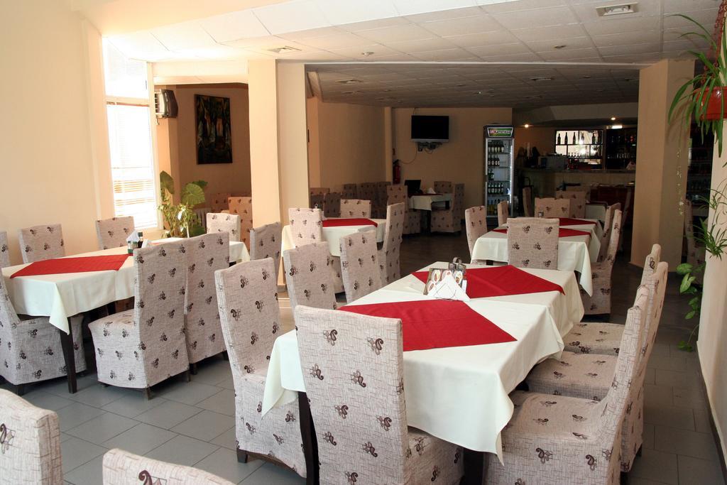 Interrum Hotel Razgrad Exterior foto