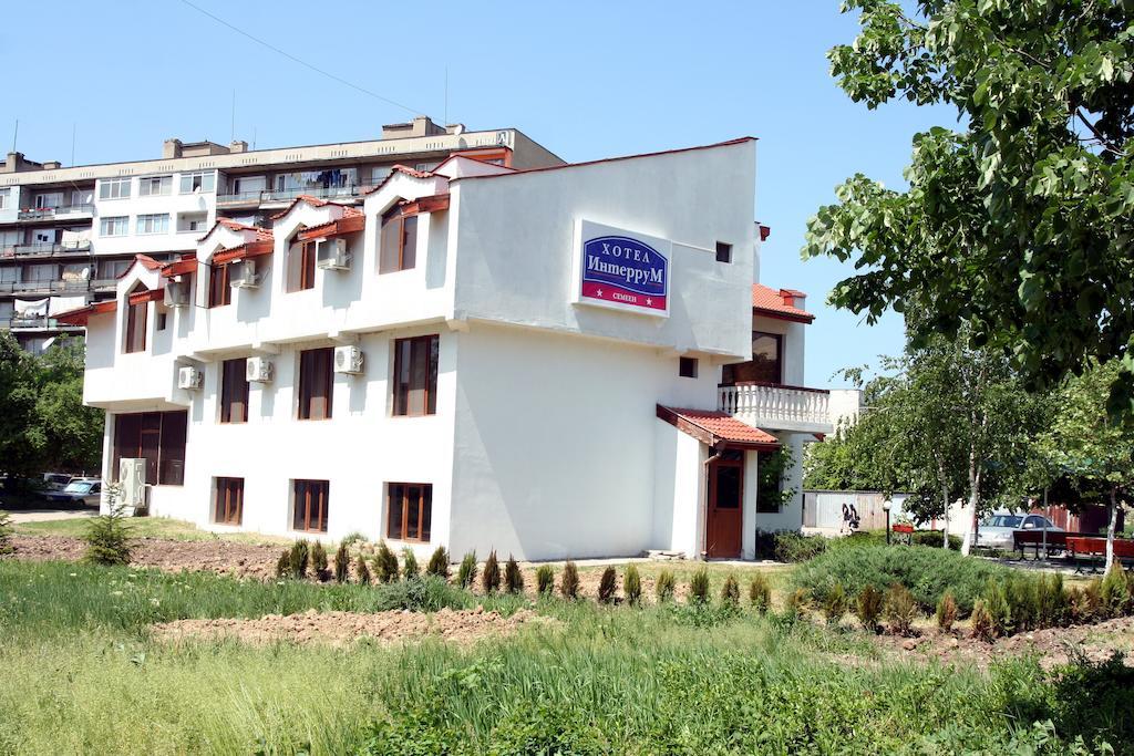 Interrum Hotel Razgrad Exterior foto