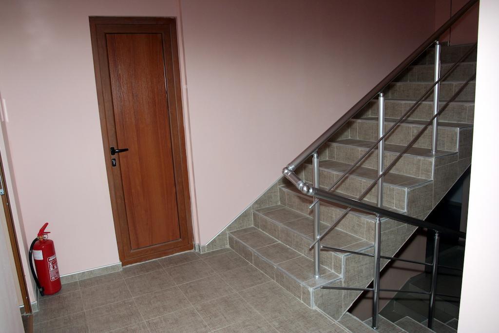Interrum Hotel Razgrad Exterior foto