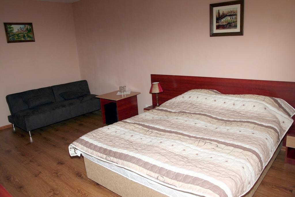 Interrum Hotel Razgrad Habitación foto